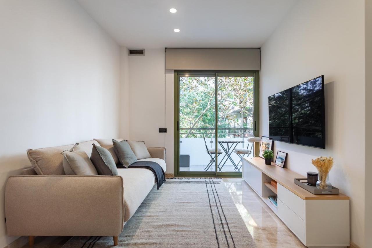 Cozy Apartment Les Corts Barcelona Exterior photo