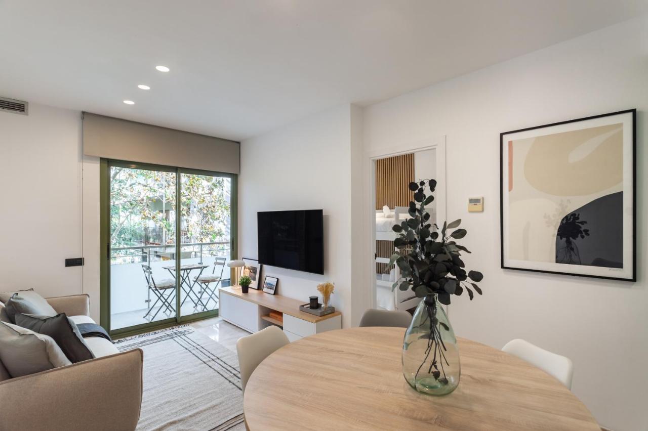 Cozy Apartment Les Corts Barcelona Exterior photo