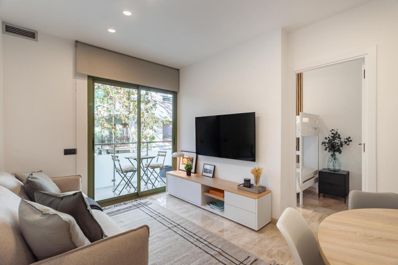 Cozy Apartment Les Corts Barcelona Exterior photo